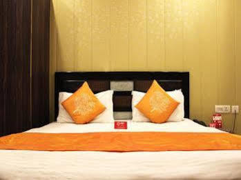 Oyo Rooms Pitampura Rani Bagh New Delhi Exterior photo